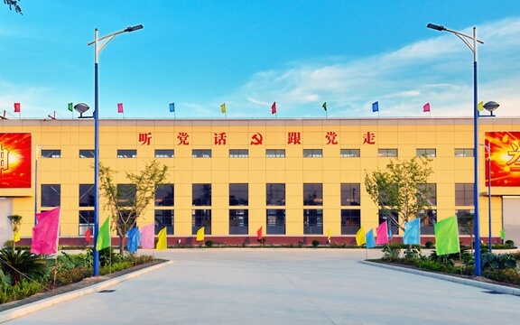 about1.jpg
